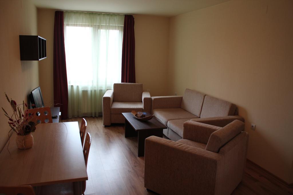 פמפורובו Nevada Aparthotel מראה חיצוני תמונה